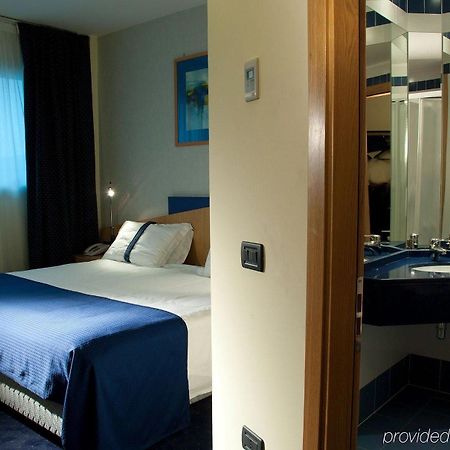 Hotel Mastai Senigallia Zimmer foto