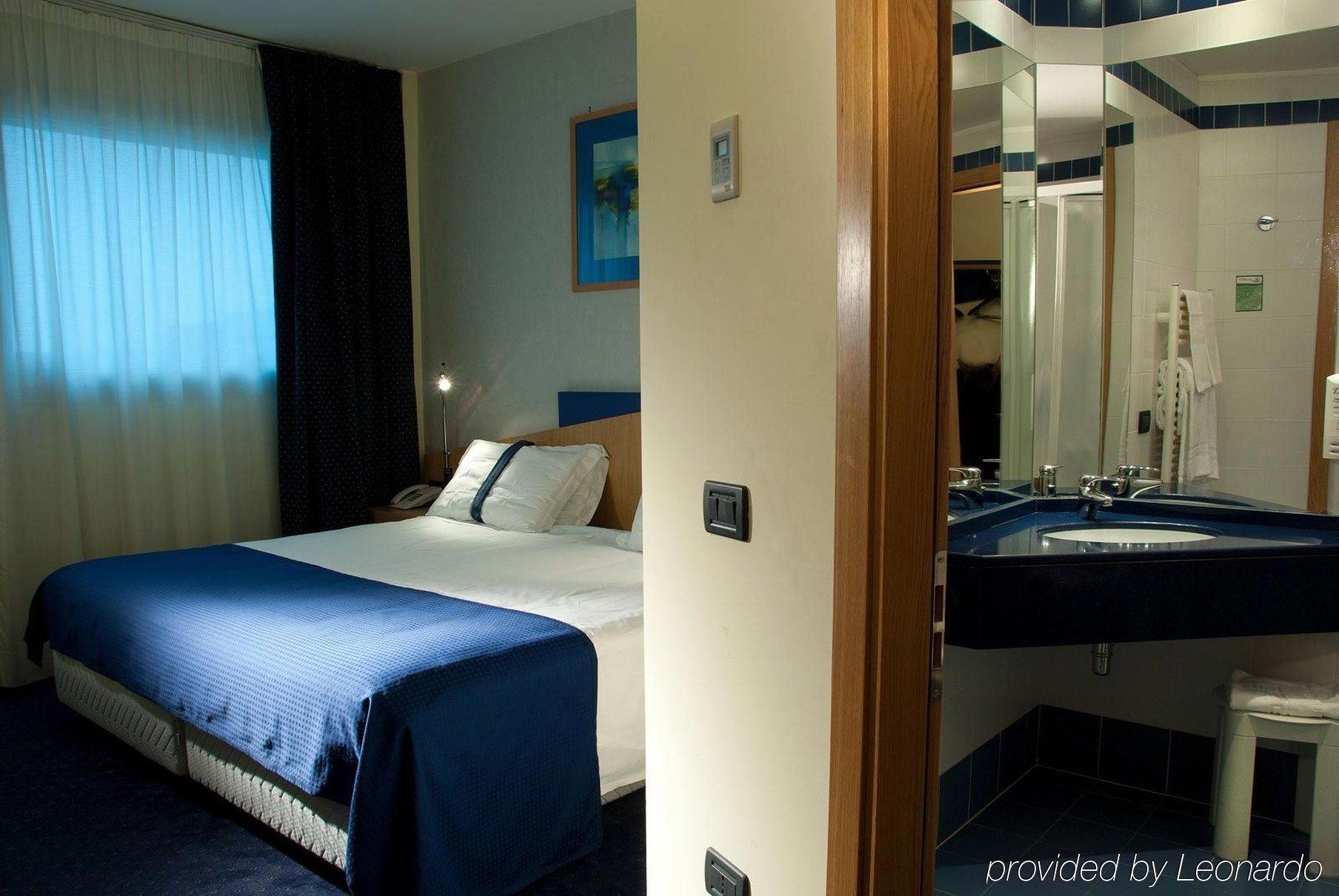 Hotel Mastai Senigallia Zimmer foto
