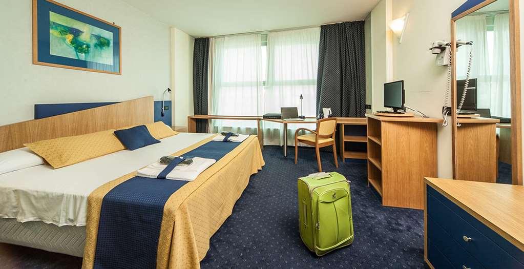 Hotel Mastai Senigallia Zimmer foto
